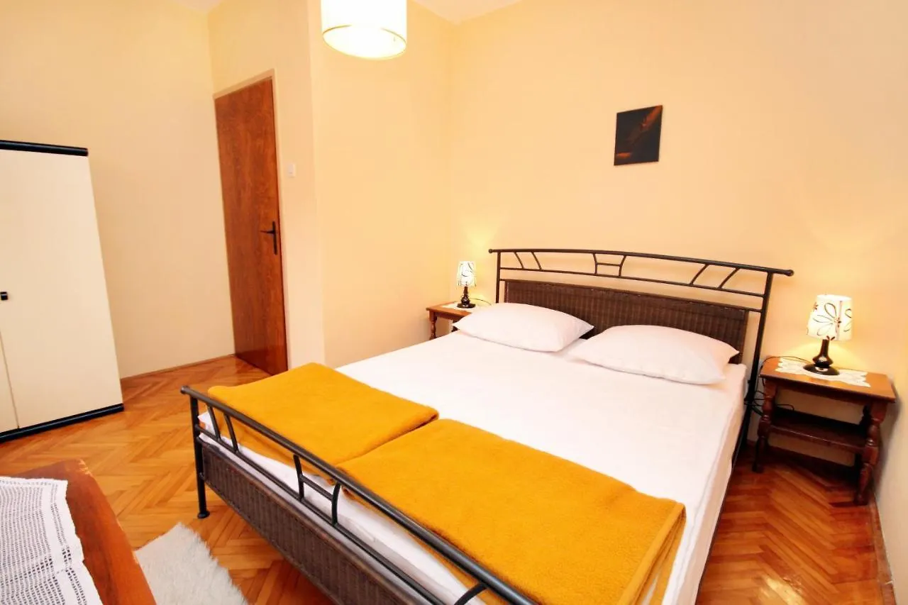 Apartment Novi Vinodolski 2423A
