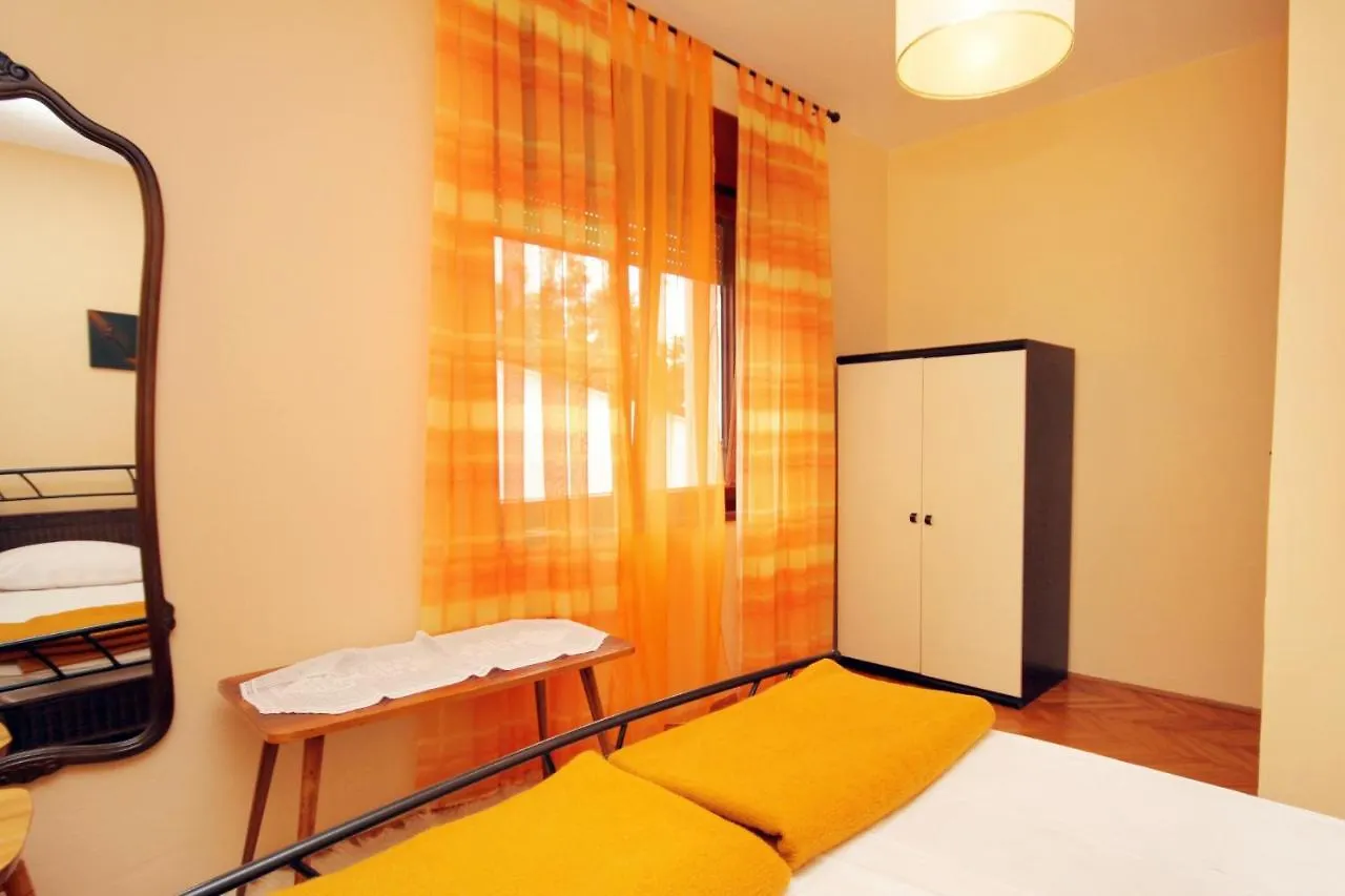 Apartment Novi Vinodolski 2423A 0*,  Croatia